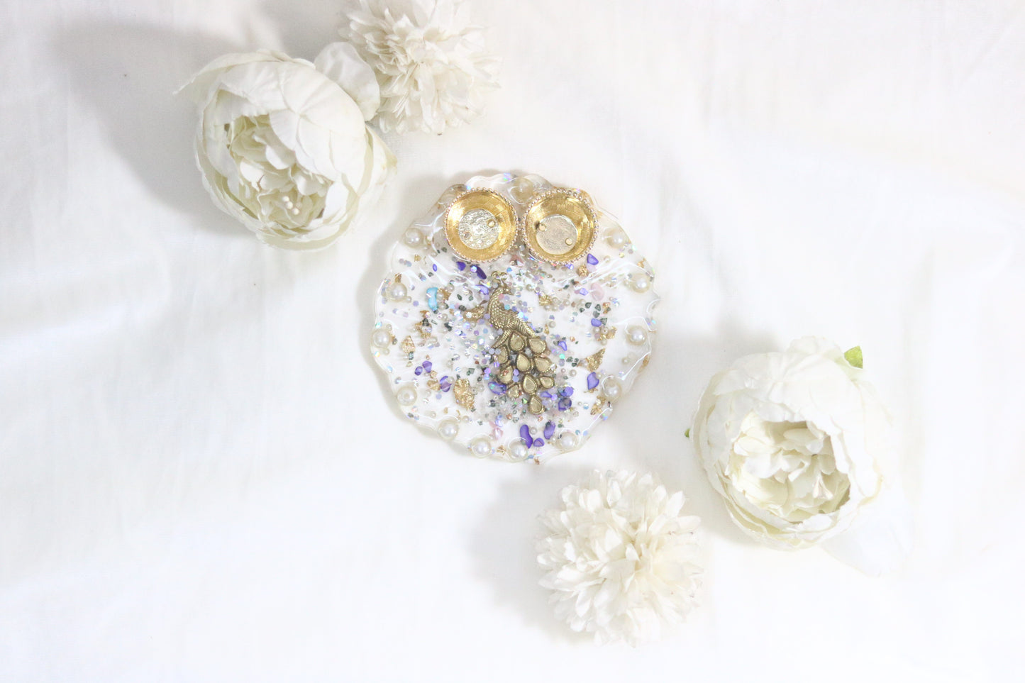 🙏 🌟"Exquisite Pearl & Gold Resin Pooja Thali – Elevate Your Rituals with Luxury"🙏 🌟