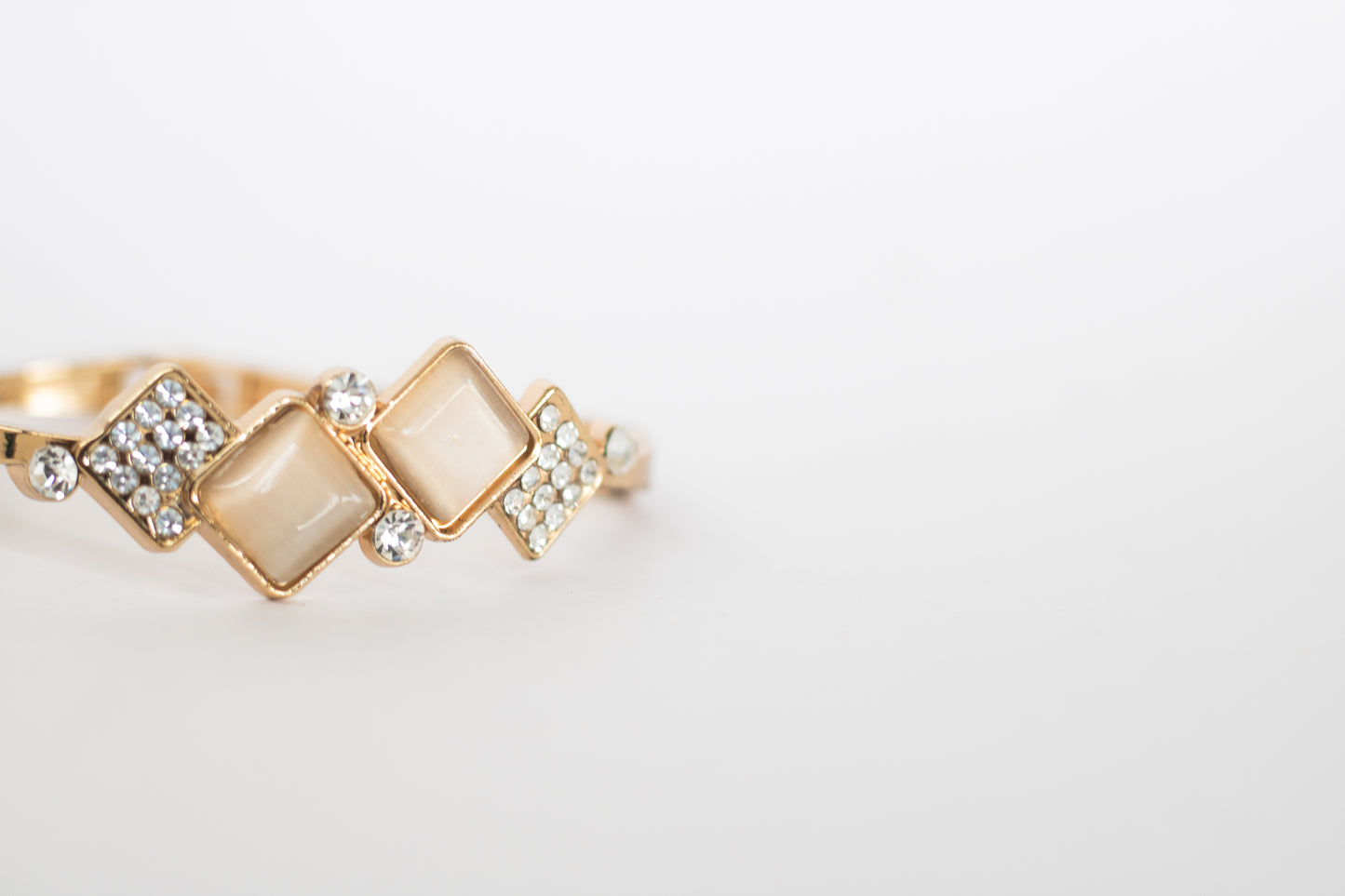 "Radiance Collection"- Geometry design (Gold)