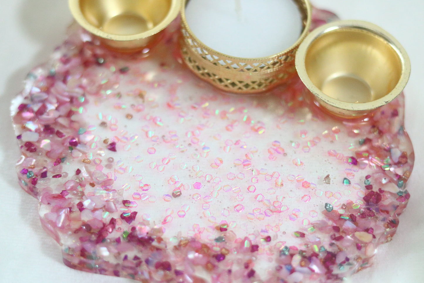 "Blushing Elegance: 5-Inch Pink Crystal Resin Thali with Golden Glow"