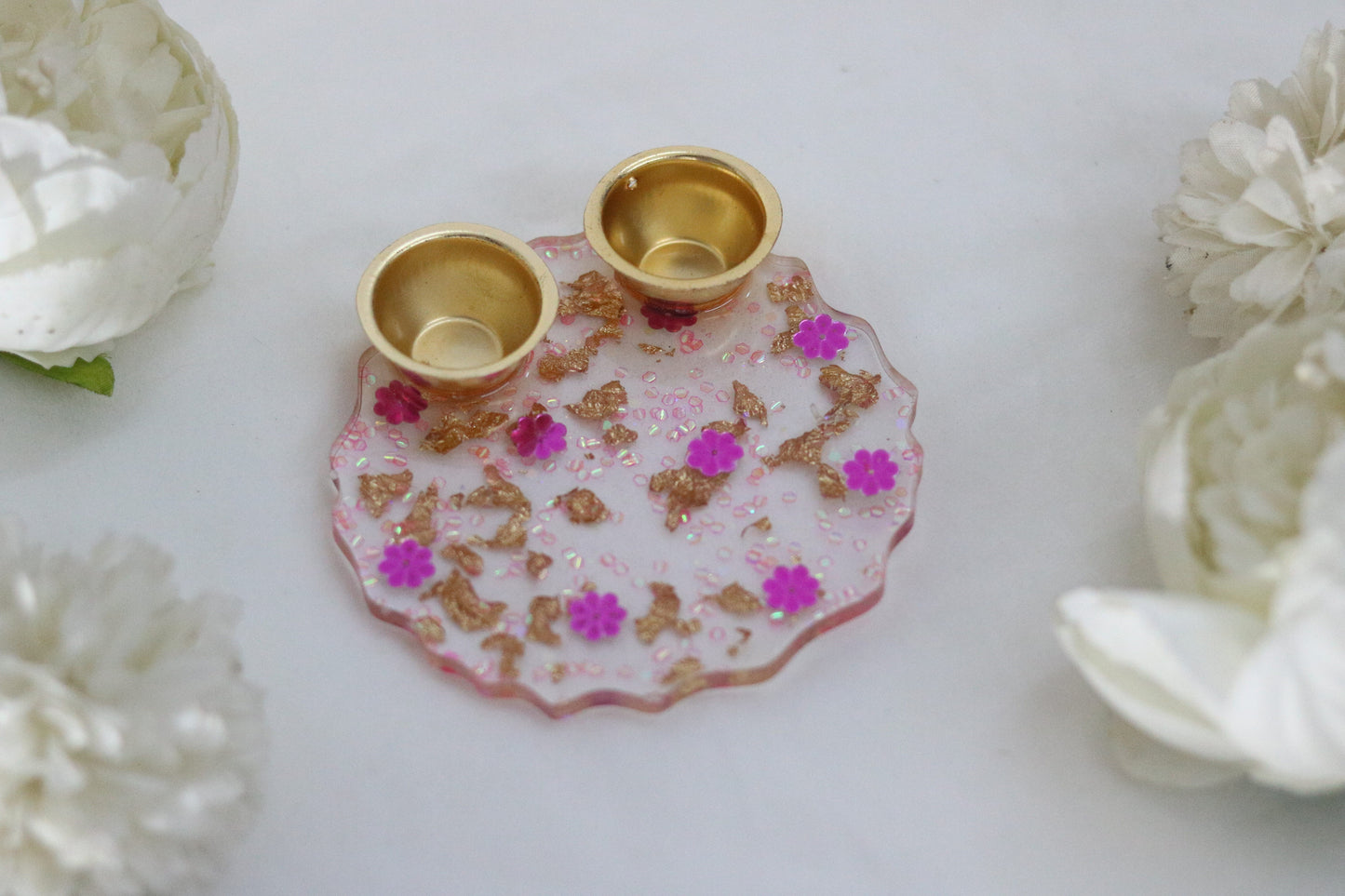 "5-Inch Floral Resin Thali with Gold Flakes & Purple Accents"