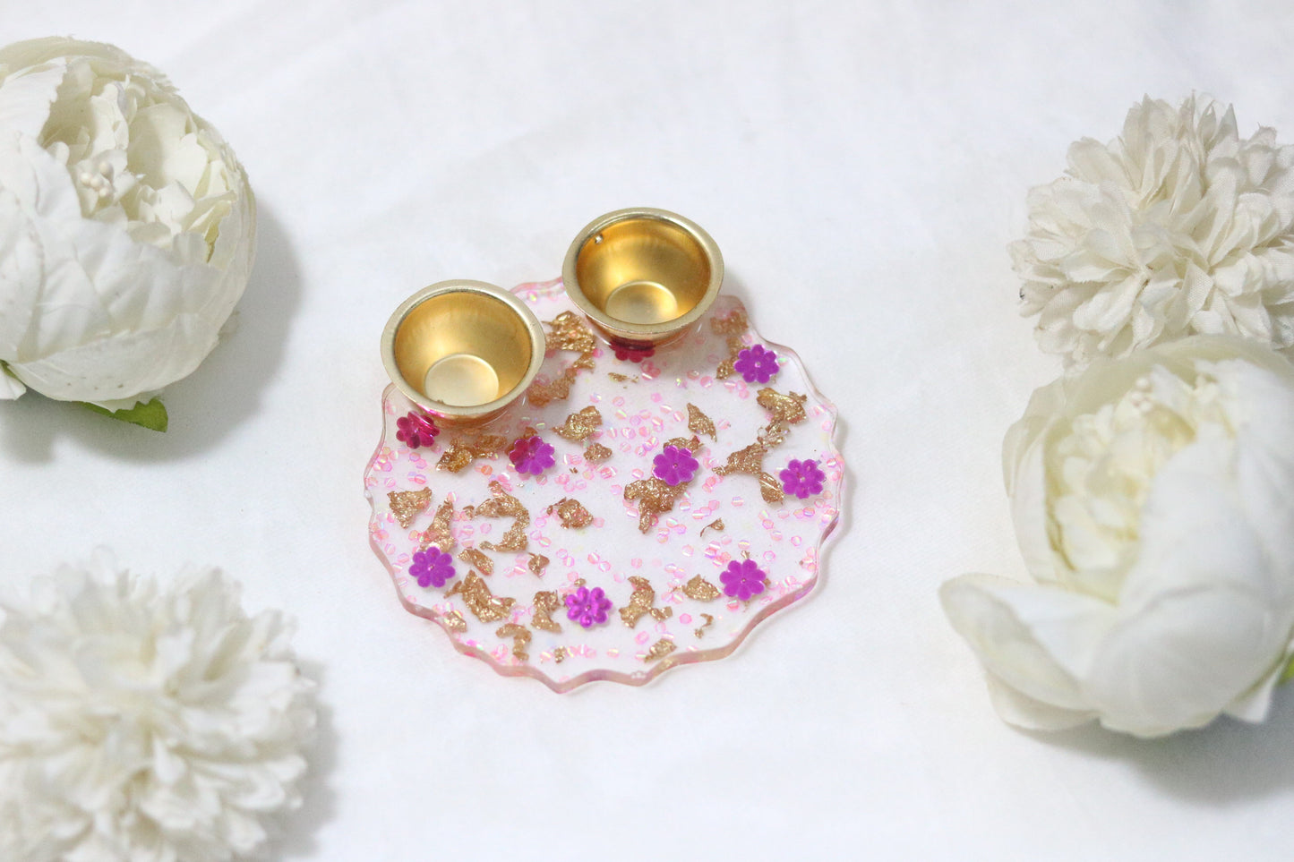 "5-Inch Floral Resin Thali with Gold Flakes & Purple Accents"