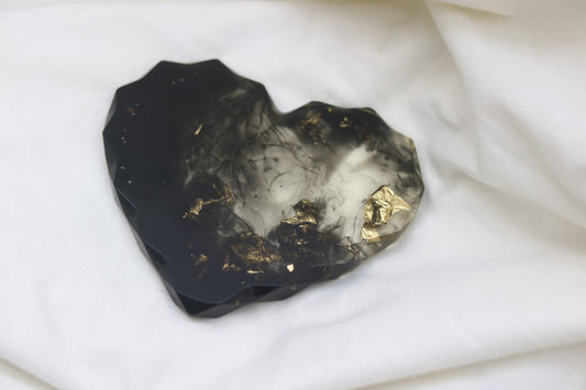 "Heart-Shaped Resin Art with Gold Accents – A Piece of Luxury"