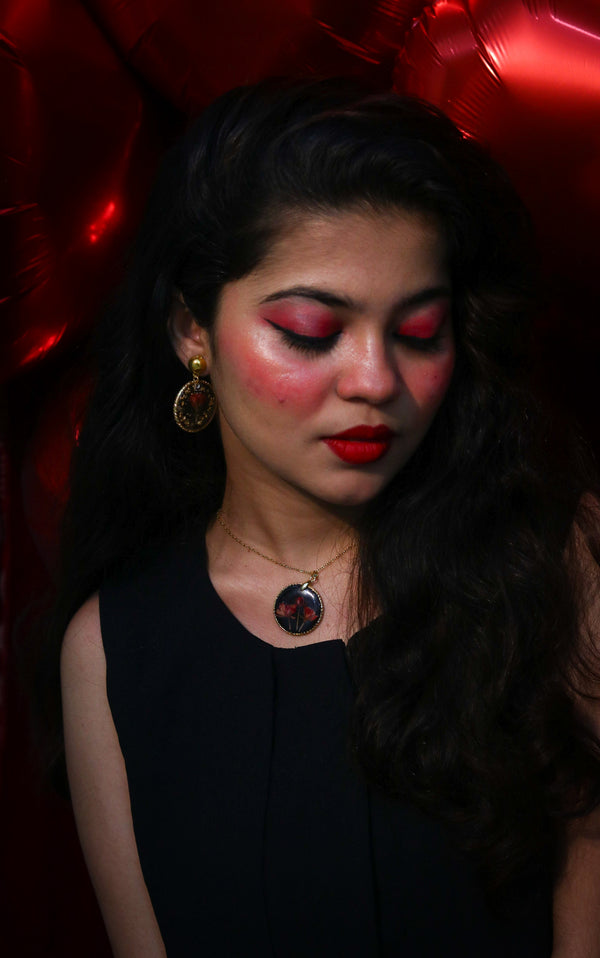 Endless Devotion Necklace – Love Me, Love Me Not Collection