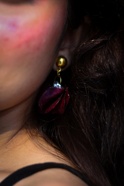 Petal Kiss Earrings – Love Me, Love Me Not Collection 💖