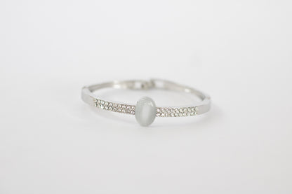 "Radiance Collection"- Diamond band design