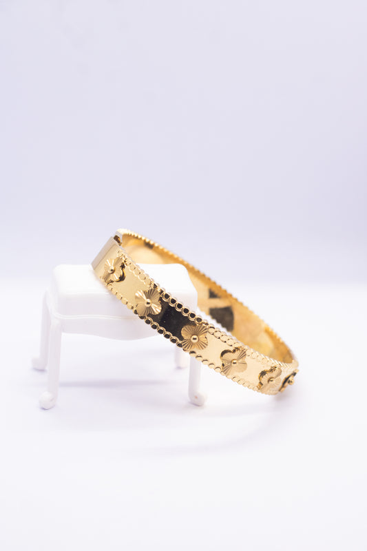 Clover Bracelet – 18K Gold-Plated Stainless Steel | Anti-Tarnish, Openable Designer Bangle for Women & Girls