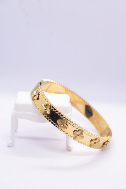 Clover Bracelet – 18K Gold-Plated Stainless Steel | Anti-Tarnish, Openable Designer Bangle for Women & Girls